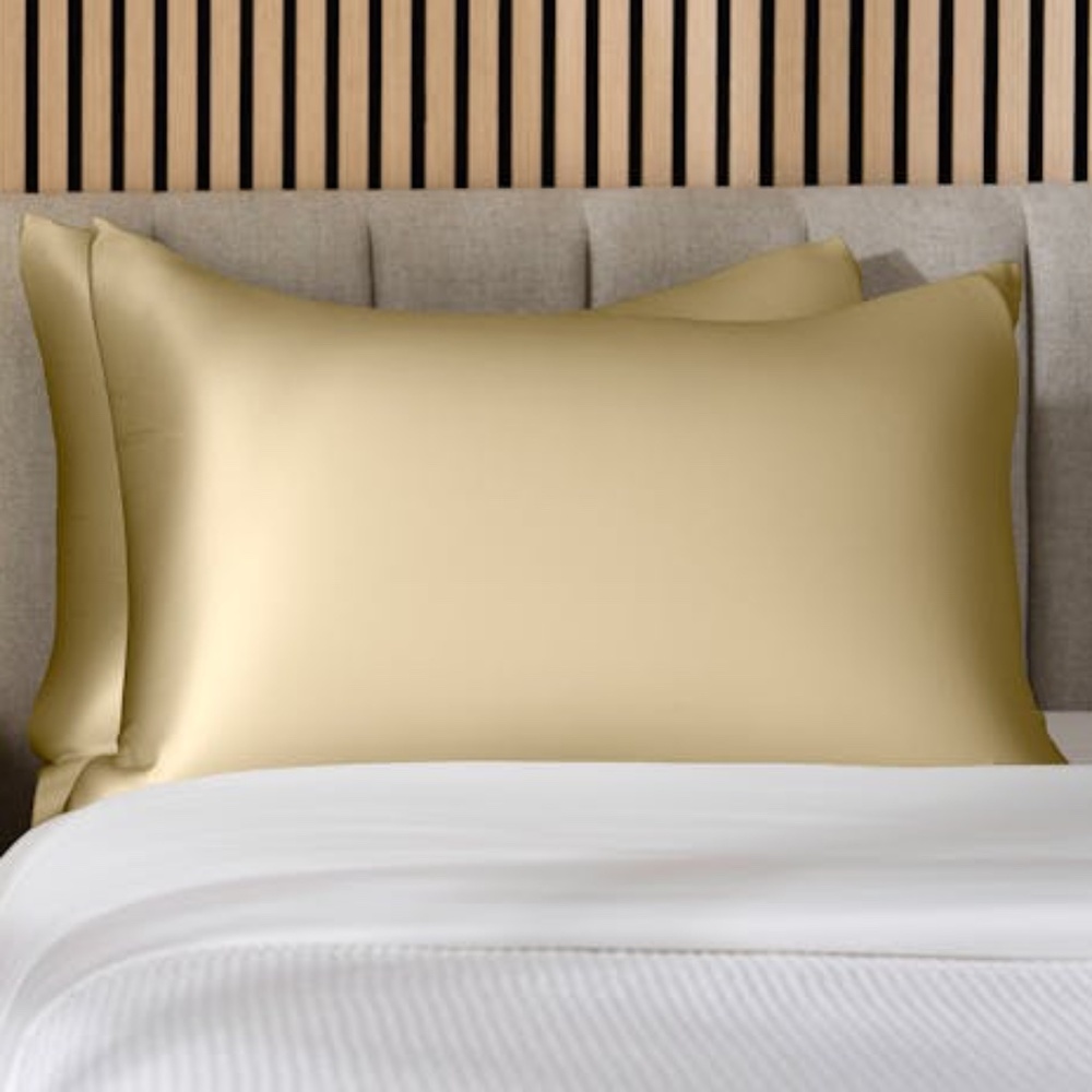 NWT Saatva Mulberry Silk Pillowcase